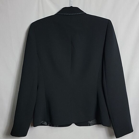 🖤5/$20🖤 TAHARI.. black blazer.. - Picture 10 of 13